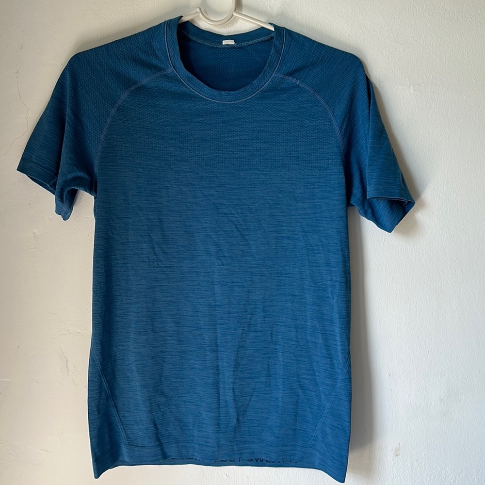 💙💙💙 LULULEMON tshirt for mens size xs 💙💙💙